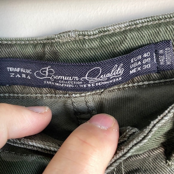 Zara Trafaluc Women's Denim Camouflage Skinny Jeans 8 Studded Accents Stretch - Picture 5 of 16